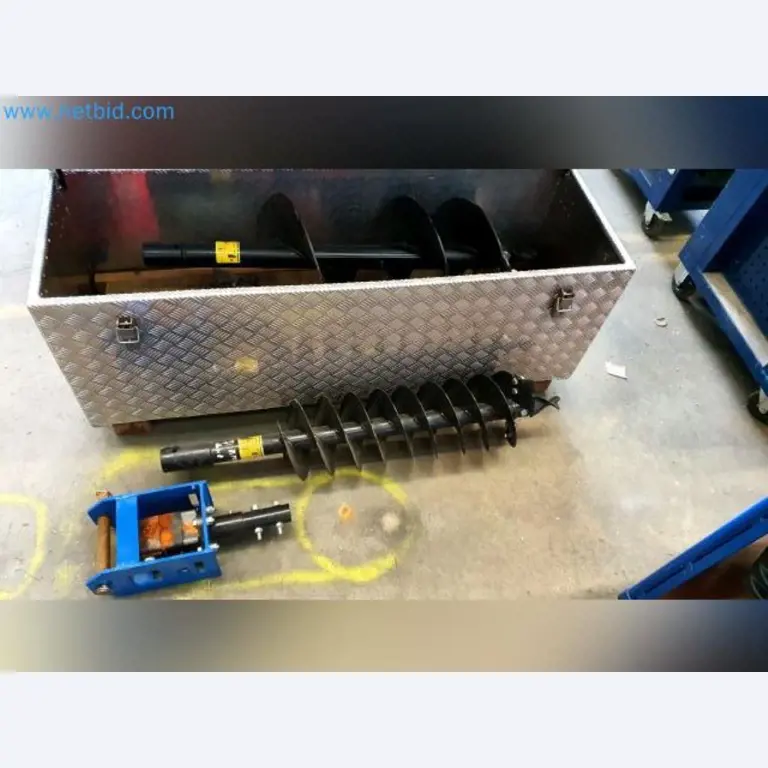 Lagerauflösung eines Dienstleistungsbetriebes, Fahrzeuge, Lagereinrichtung-1