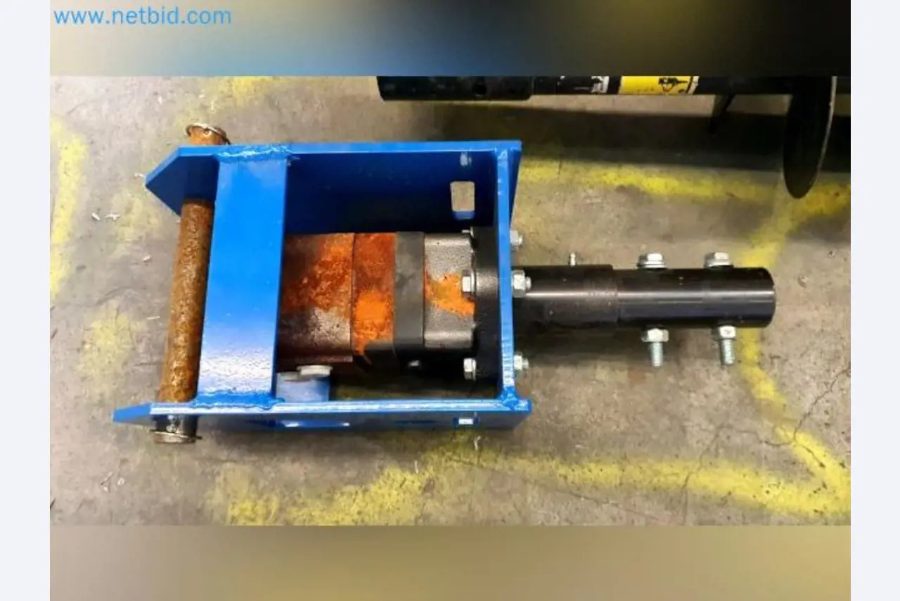 Lagerauflösung eines Dienstleistungsbetriebes, Fahrzeuge, Lagereinrichtung-2