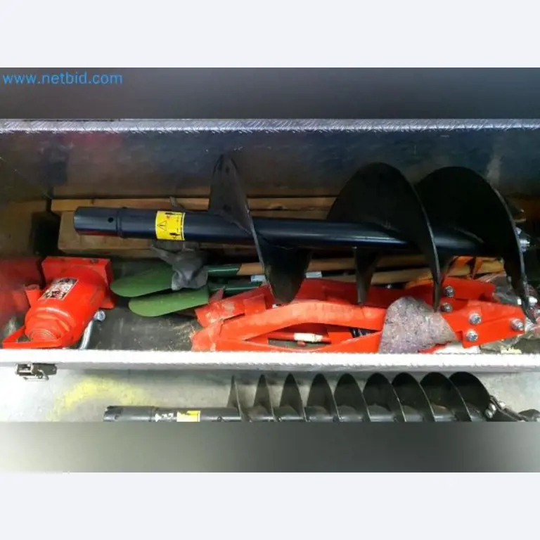 Lagerauflösung eines Dienstleistungsbetriebes, Fahrzeuge, Lagereinrichtung-3