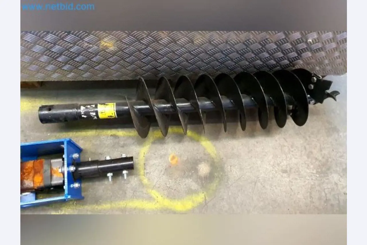 Lagerauflösung eines Dienstleistungsbetriebes, Fahrzeuge, Lagereinrichtung-4