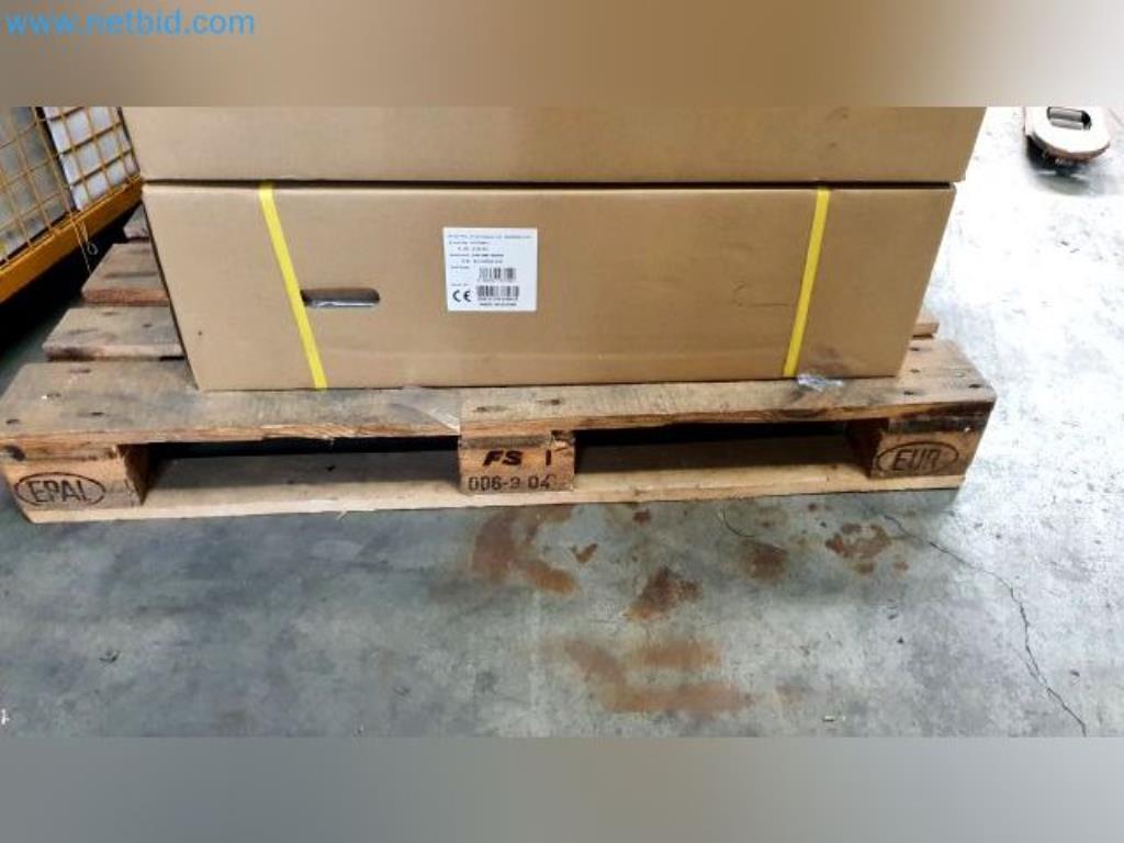 Lagerauflösung eines Dienstleistungsbetriebes, Fahrzeuge, Lagereinrichtung-1