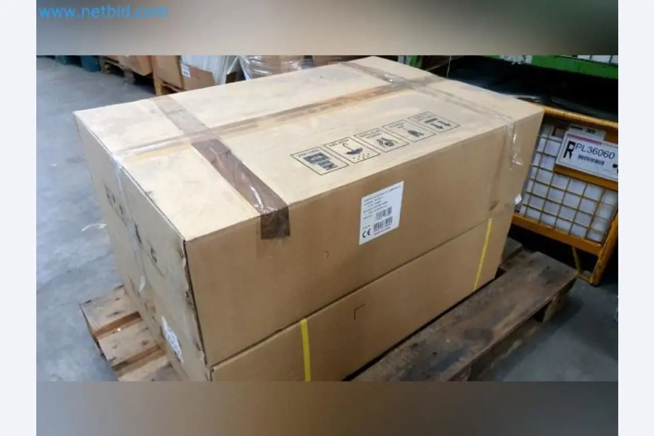 Liquidación de almacén de una empresa de servicios, vehículos, equipos de almacén-3