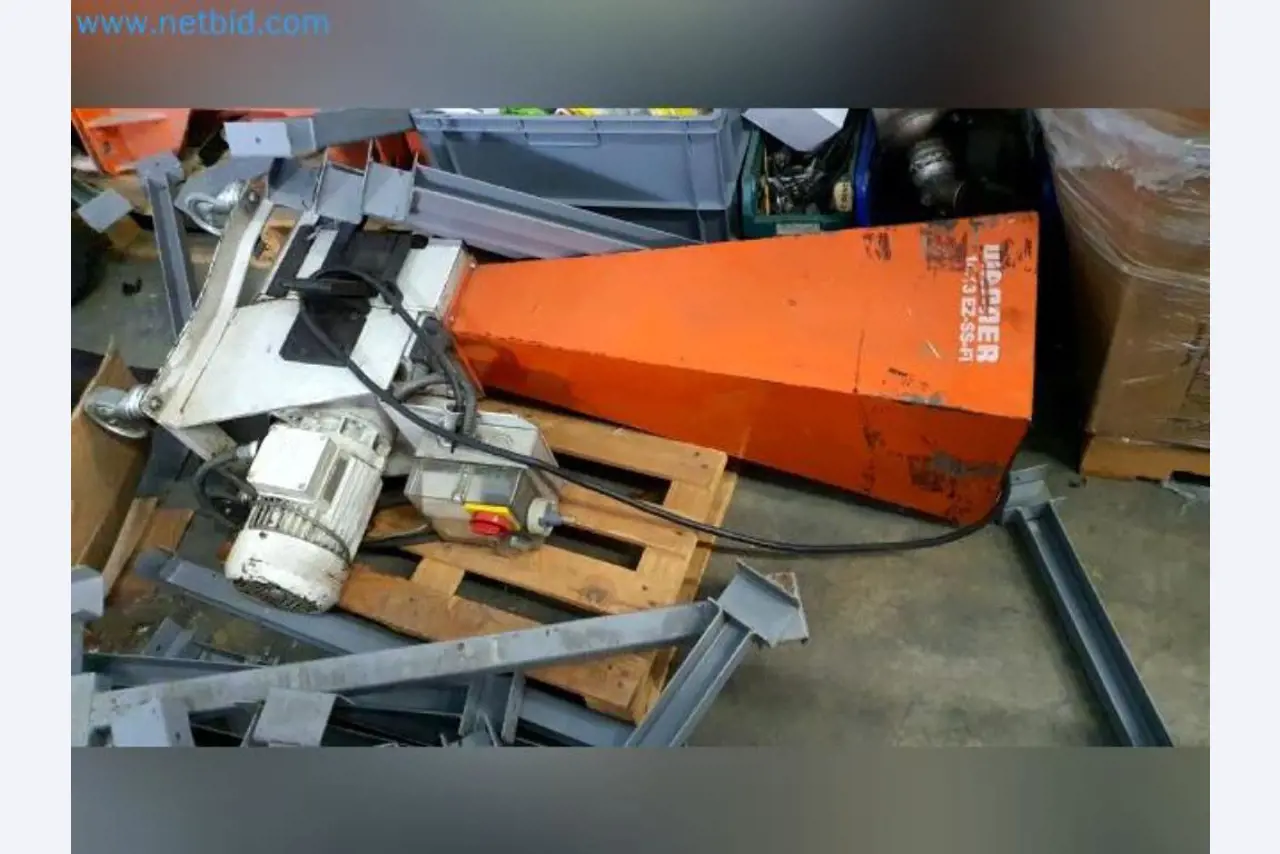 Magazijnliquidatie van een dienstverlenend bedrijf, voertuigen, magazijnuitrusting-1