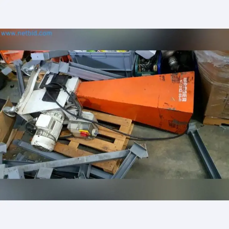 Magazijnliquidatie van een dienstverlenend bedrijf, voertuigen, magazijnuitrusting-1