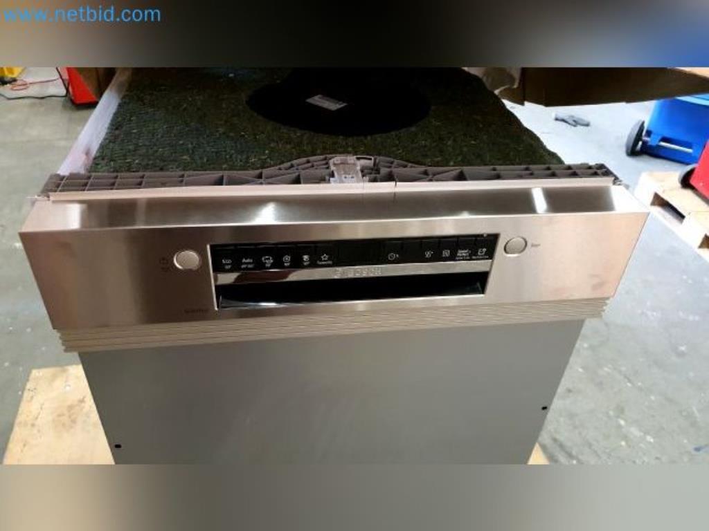 Liquidación de almacén de una empresa de servicios, vehículos, equipos de almacén-2