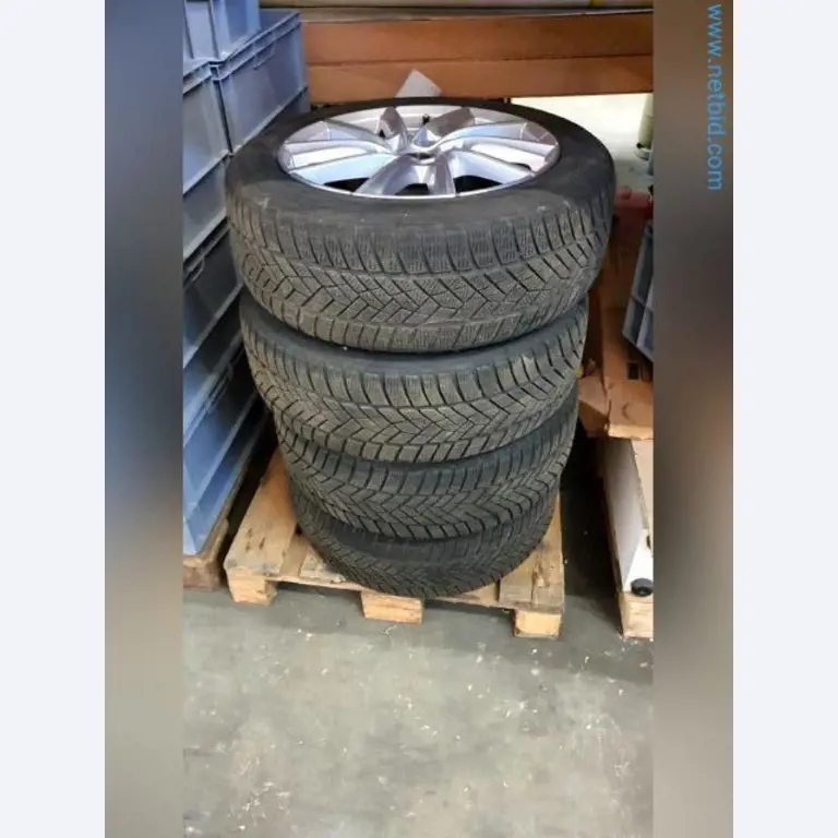 Liquidación de almacén de una empresa de servicios, vehículos, equipos de almacén-1