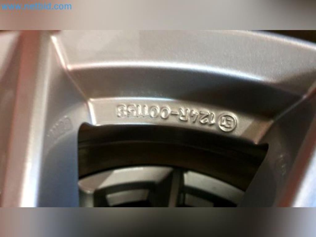 Lagerauflösung eines Dienstleistungsbetriebes, Fahrzeuge, Lagereinrichtung-2