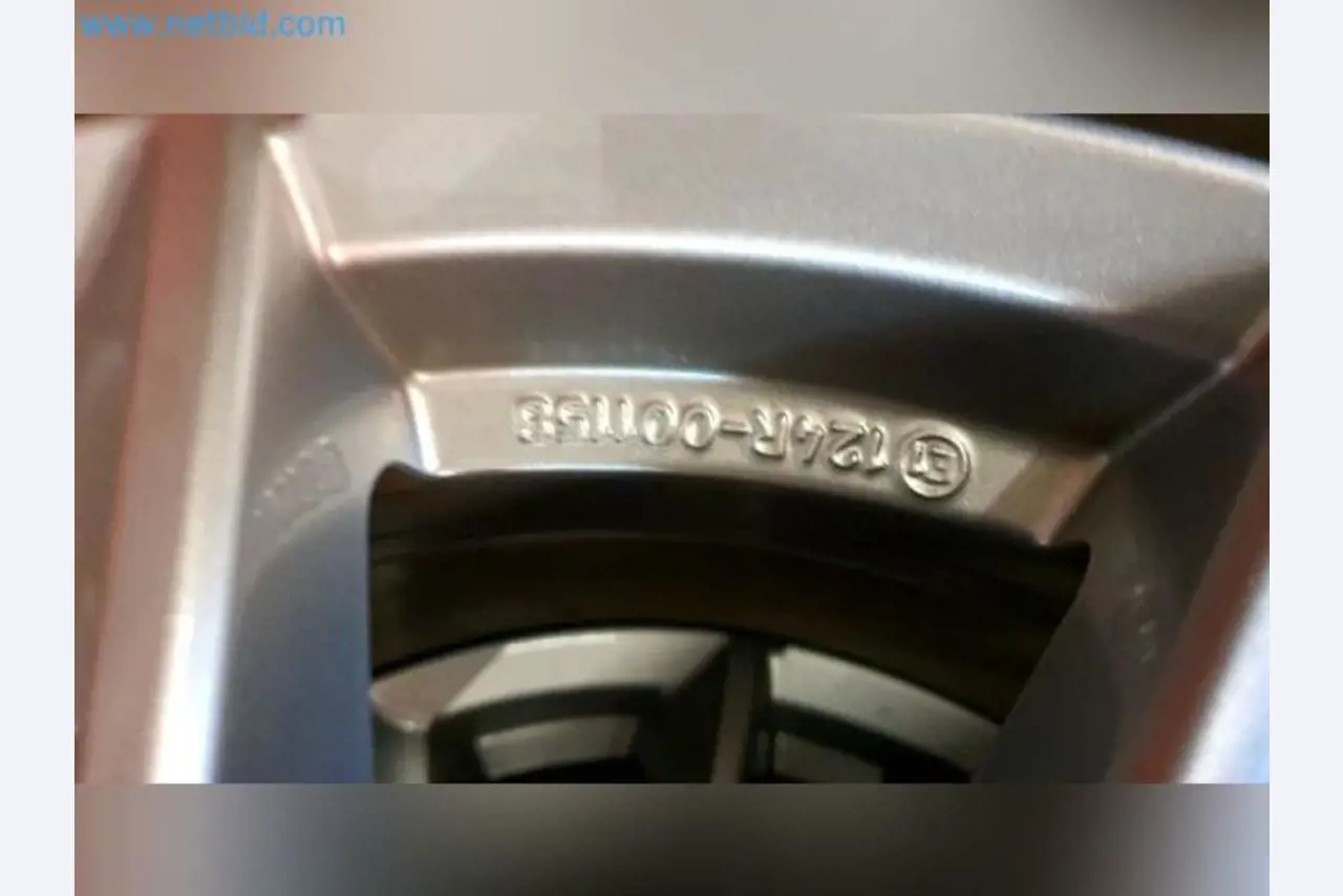 Liquidación de almacén de una empresa de servicios, vehículos, equipos de almacén-2