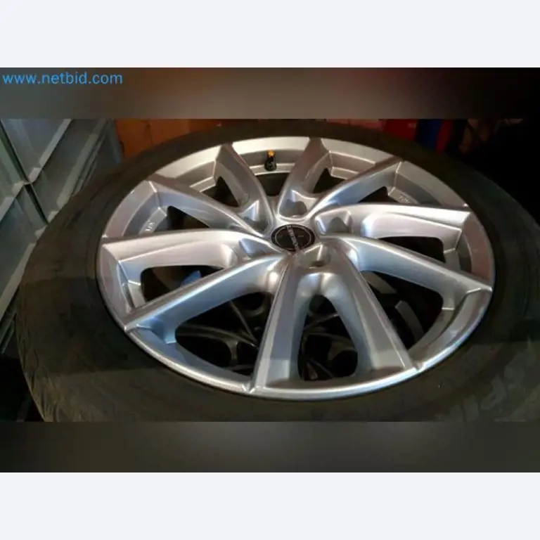 Liquidación de almacén de una empresa de servicios, vehículos, equipos de almacén-3