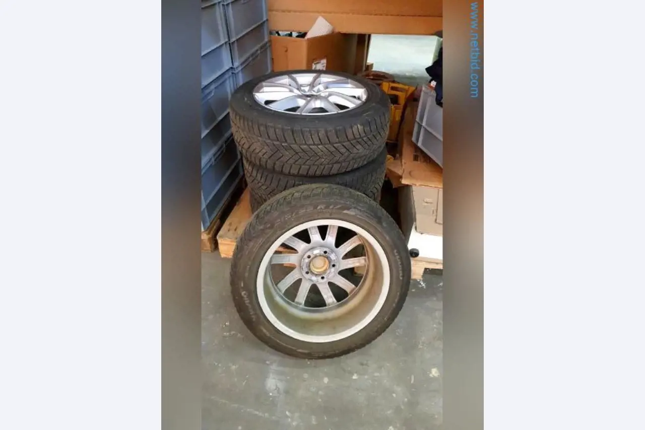 Liquidación de almacén de una empresa de servicios, vehículos, equipos de almacén-6