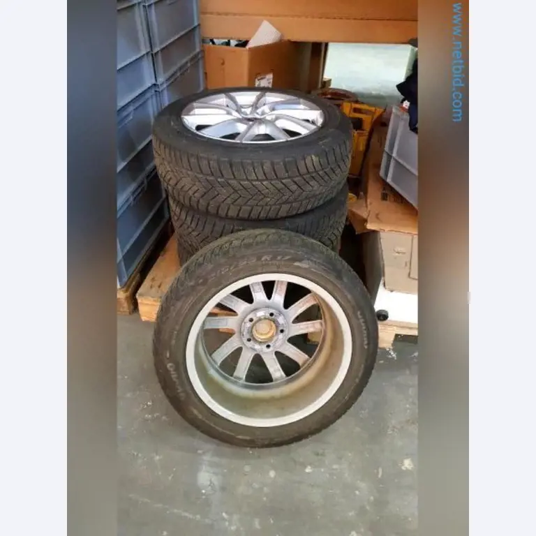 Liquidación de almacén de una empresa de servicios, vehículos, equipos de almacén-6