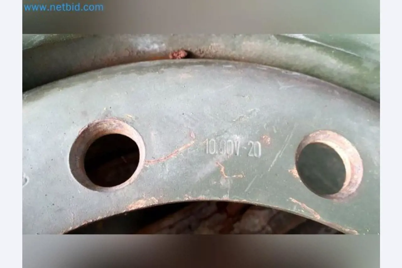 Liquidación de almacén de una empresa de servicios, vehículos, equipos de almacén-3