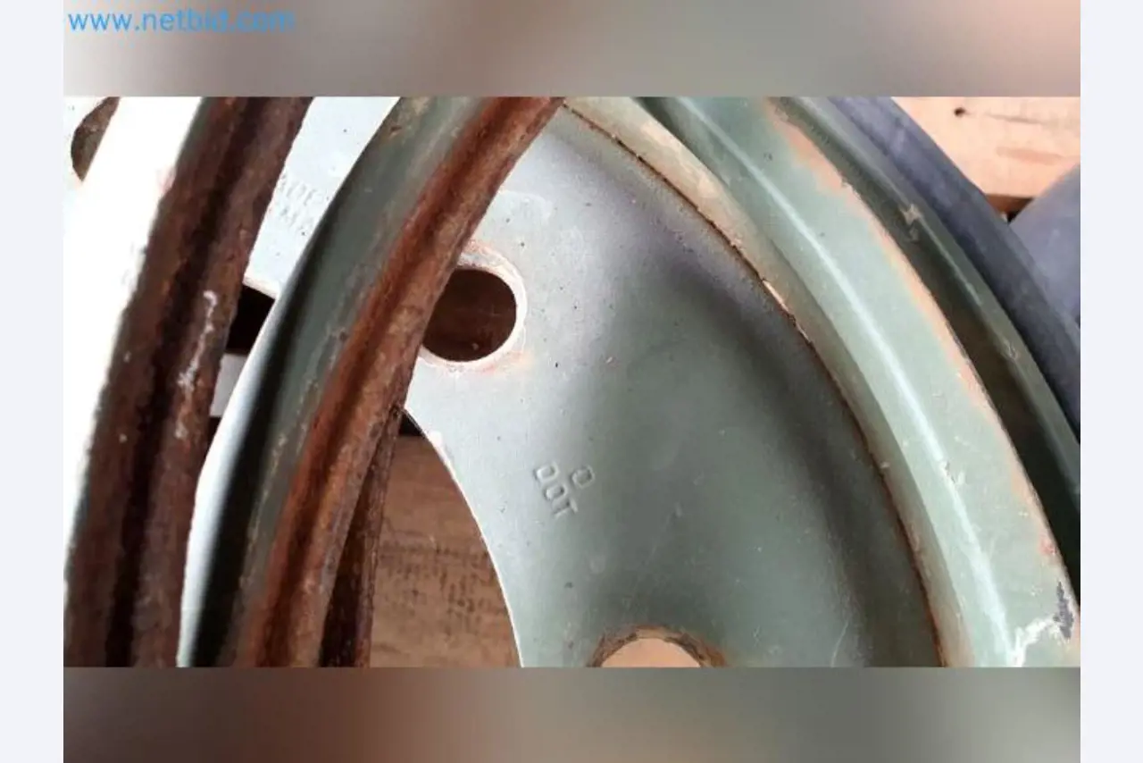 Liquidación de almacén de una empresa de servicios, vehículos, equipos de almacén-5