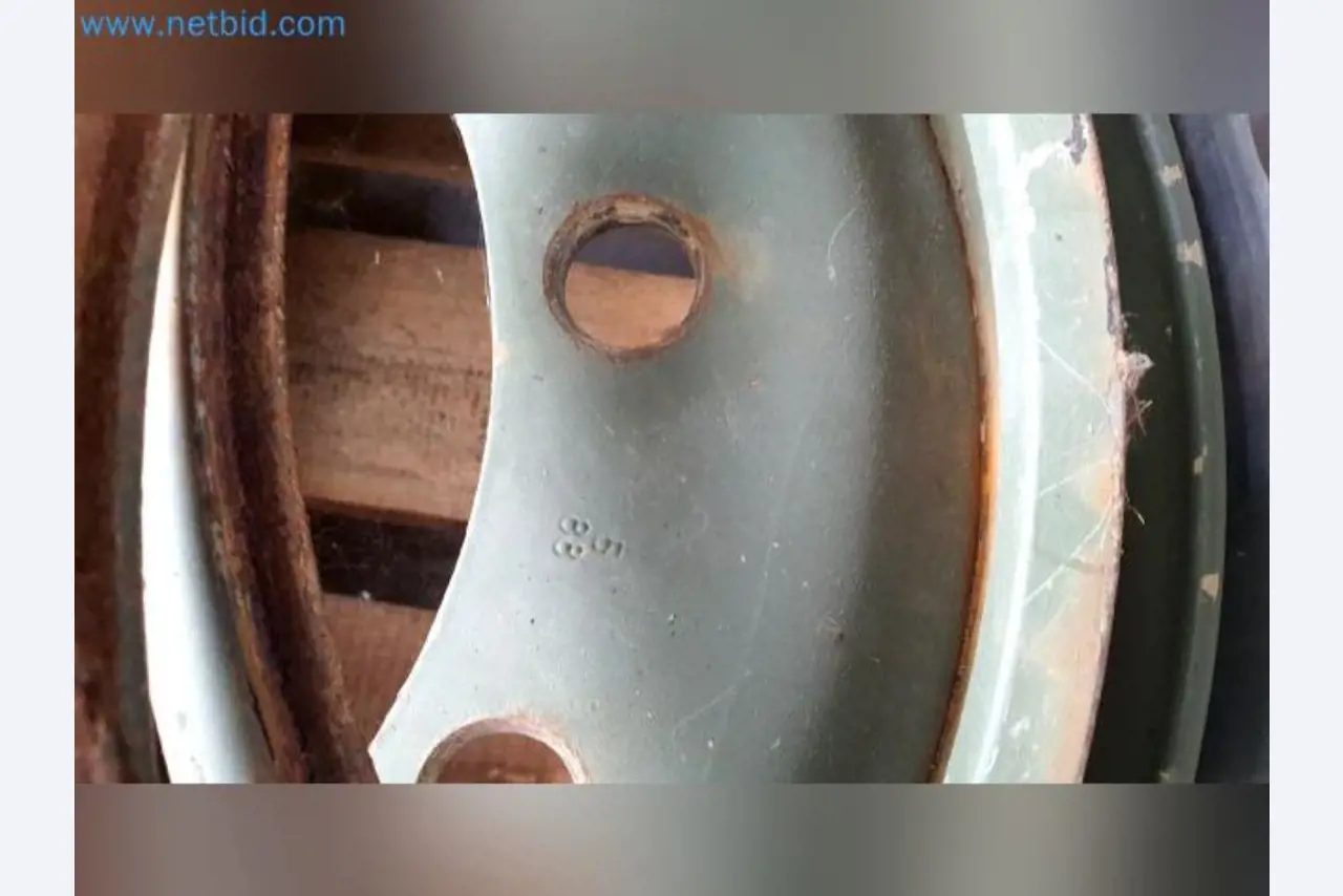 Liquidación de almacén de una empresa de servicios, vehículos, equipos de almacén-6