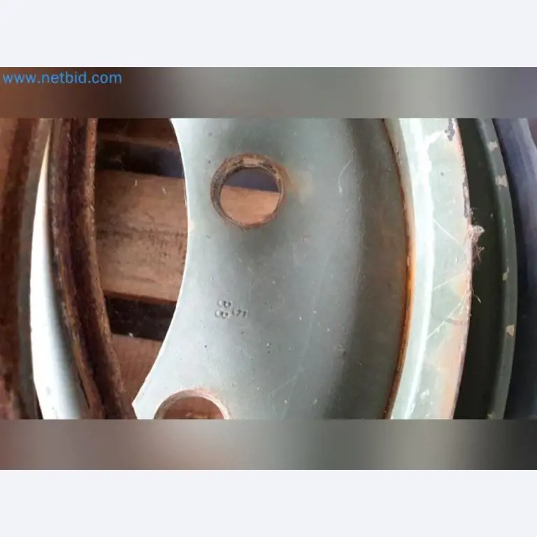 Liquidación de almacén de una empresa de servicios, vehículos, equipos de almacén-6