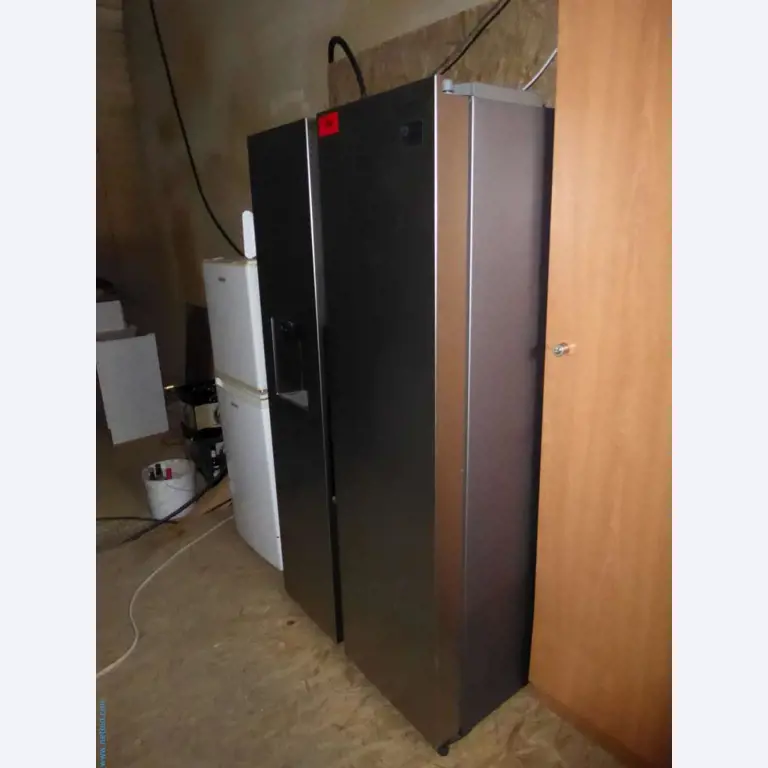 Magazijnliquidatie van een dienstverlenend bedrijf, voertuigen, magazijnuitrusting-2