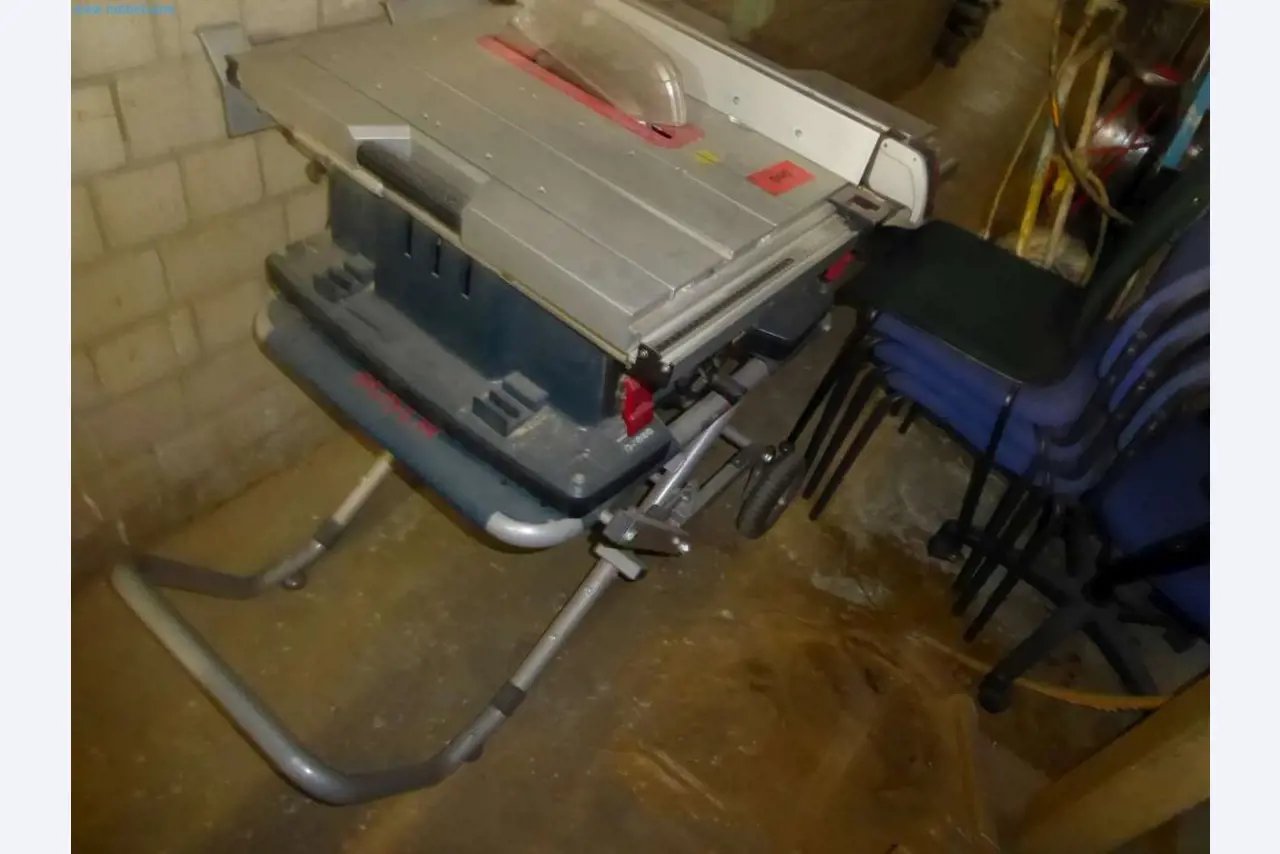 Lagerauflösung eines Dienstleistungsbetriebes, Fahrzeuge, Lagereinrichtung-1