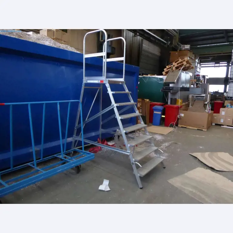 Liquidación de almacén de una empresa de servicios, vehículos, equipos de almacén-1