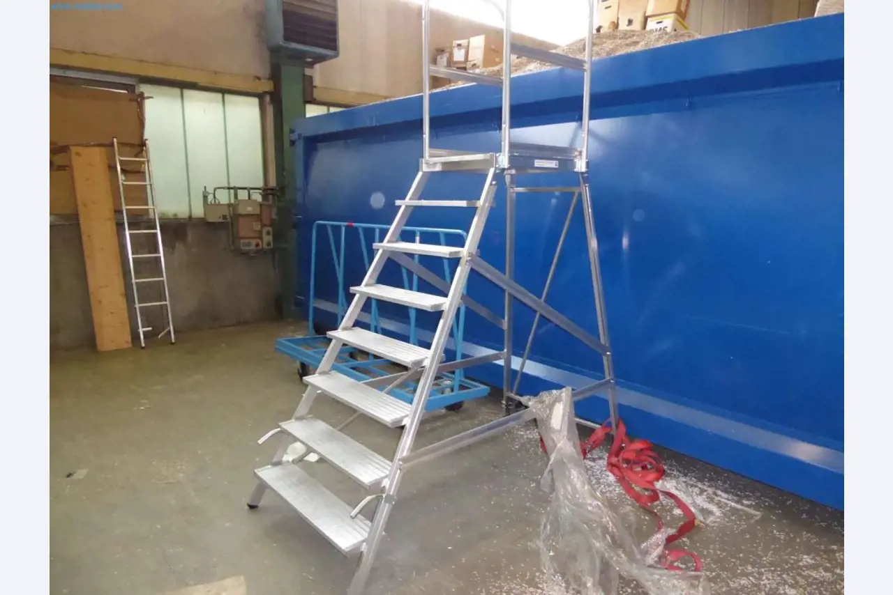 Liquidación de almacén de una empresa de servicios, vehículos, equipos de almacén-2