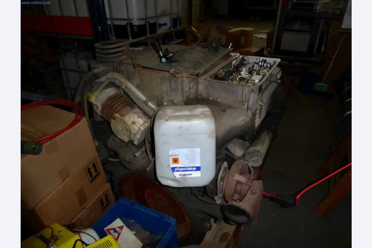 Liquidación de almacén de una empresa de servicios, vehículos, equipos de almacén-3