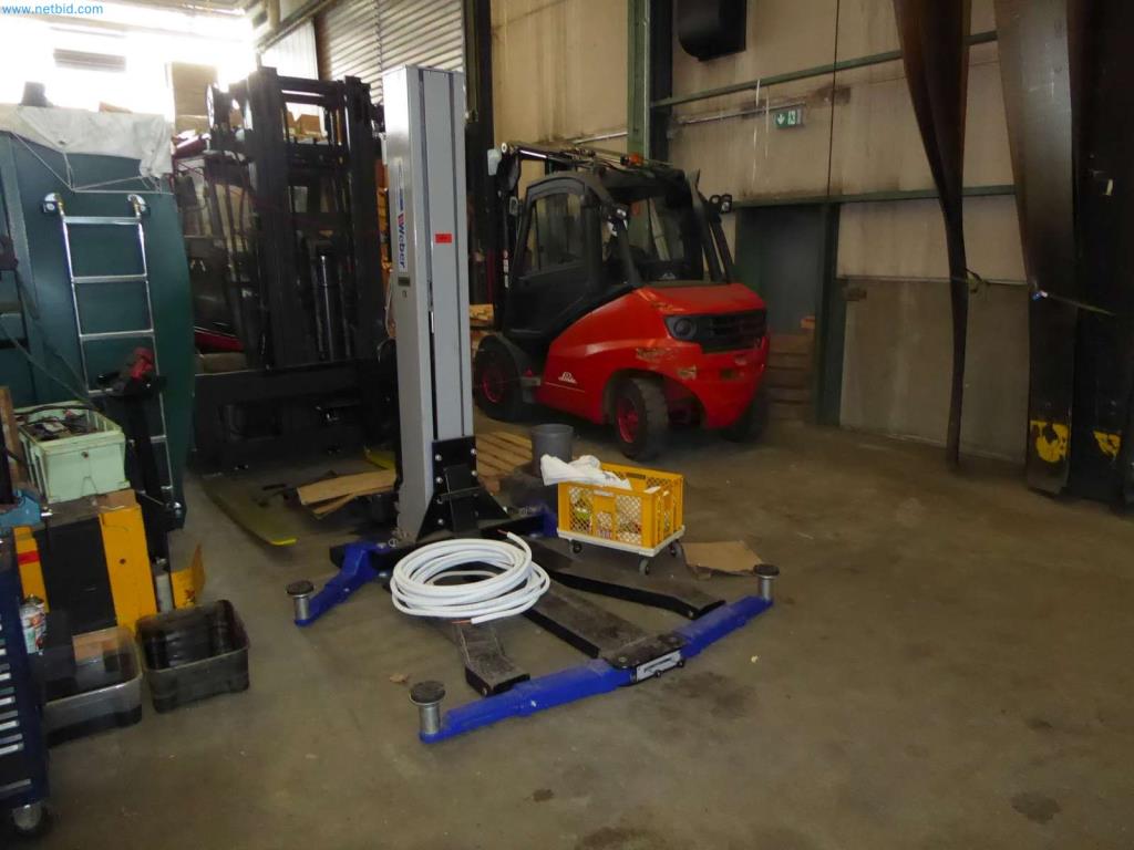 Likwidacja magazynu firmy usługowej, pojazdy, wyposażenie magazynu-1