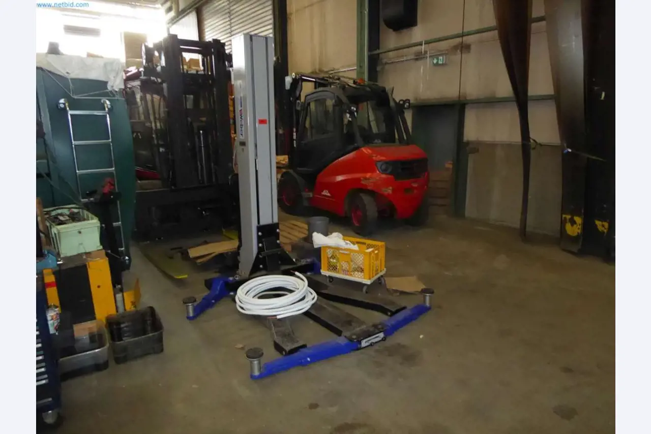 Likwidacja magazynu firmy usługowej, pojazdy, wyposażenie magazynu-1