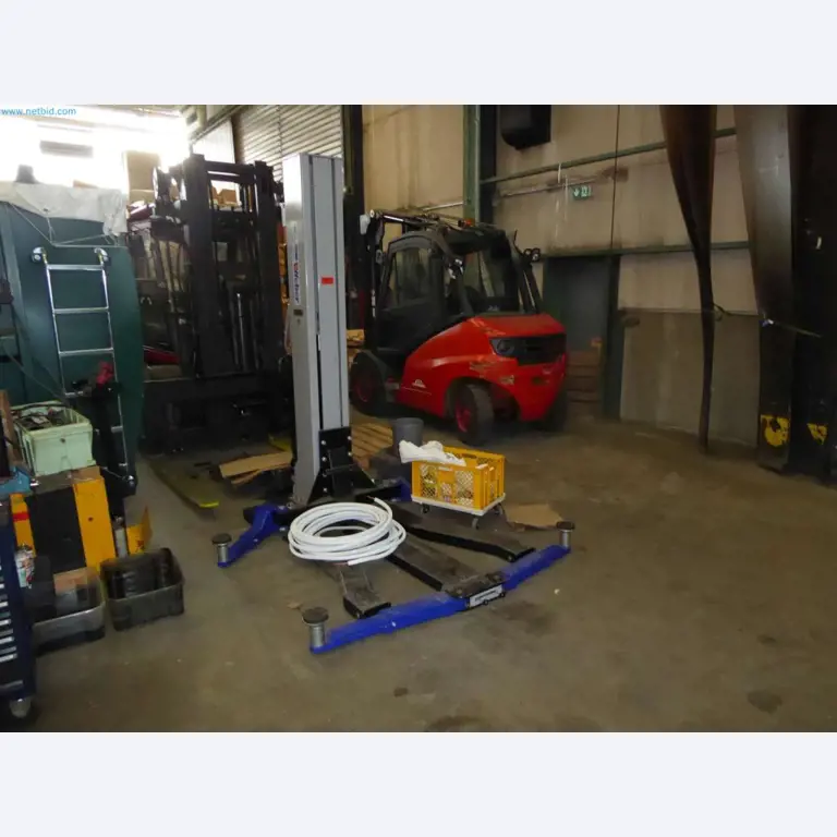 Likwidacja magazynu firmy usługowej, pojazdy, wyposażenie magazynu-1