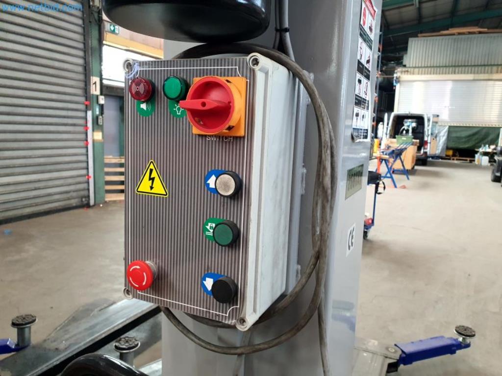 Lagerauflösung eines Dienstleistungsbetriebes, Fahrzeuge, Lagereinrichtung-6