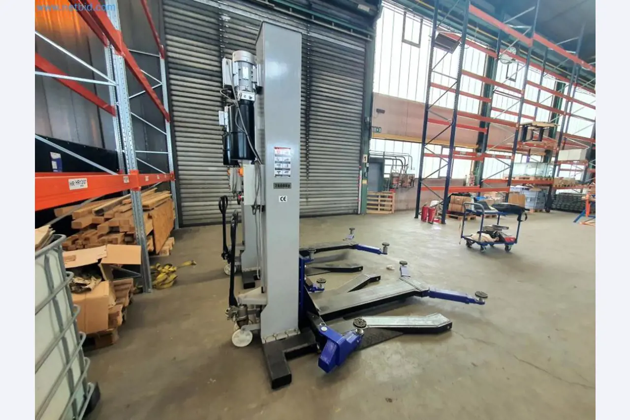 Liquidación de almacén de una empresa de servicios, vehículos, equipos de almacén-7