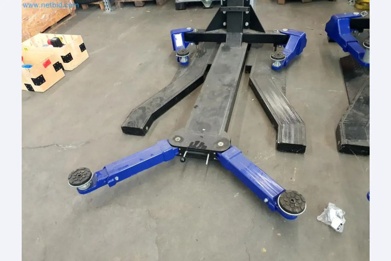 Liquidación de almacén de una empresa de servicios, vehículos, equipos de almacén-8