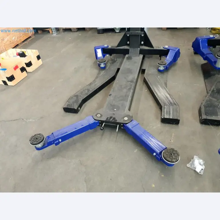 Liquidación de almacén de una empresa de servicios, vehículos, equipos de almacén-8