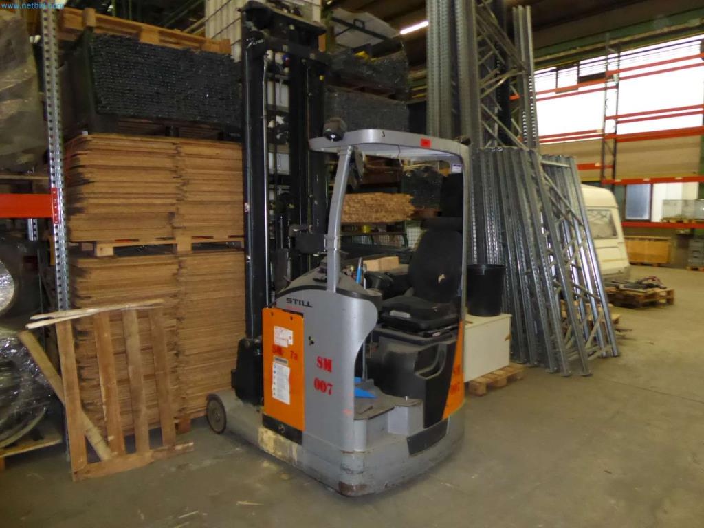 Likwidacja magazynu firmy usługowej, pojazdy, wyposażenie magazynu-2