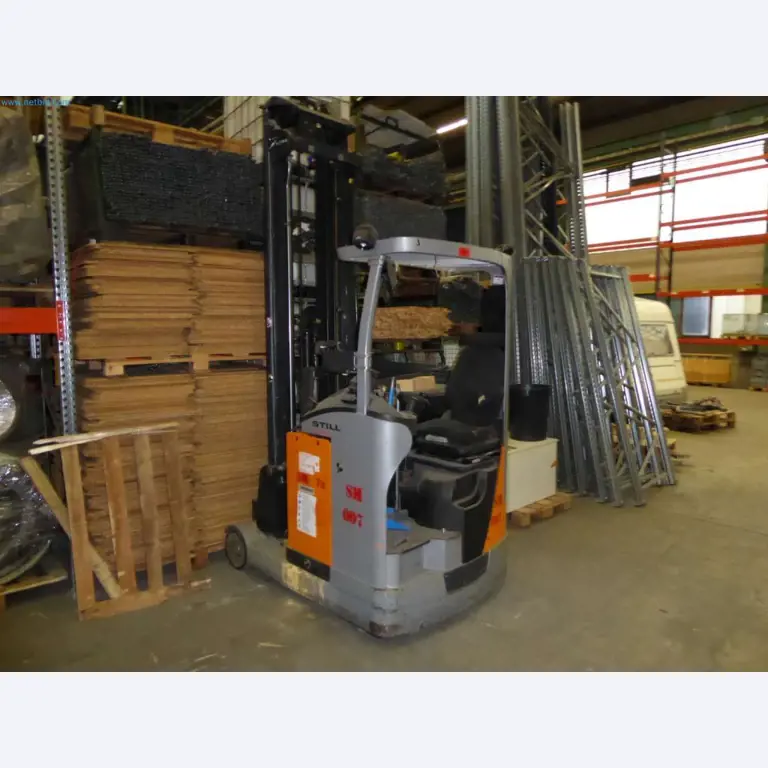 Likwidacja magazynu firmy usługowej, pojazdy, wyposażenie magazynu-2