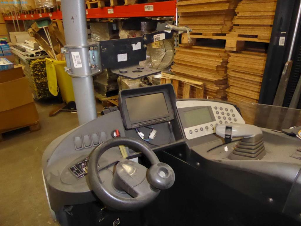 Likwidacja magazynu firmy usługowej, pojazdy, wyposażenie magazynu-5