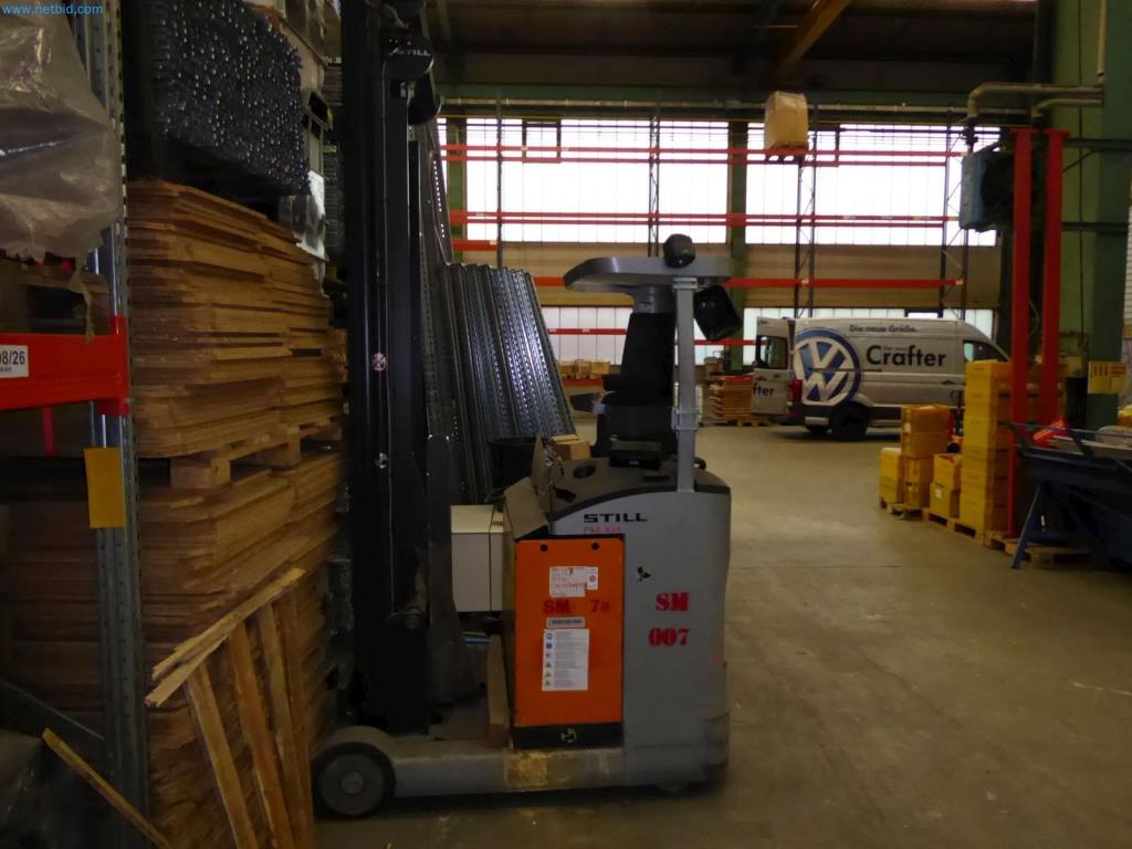 Likwidacja magazynu firmy usługowej, pojazdy, wyposażenie magazynu-7