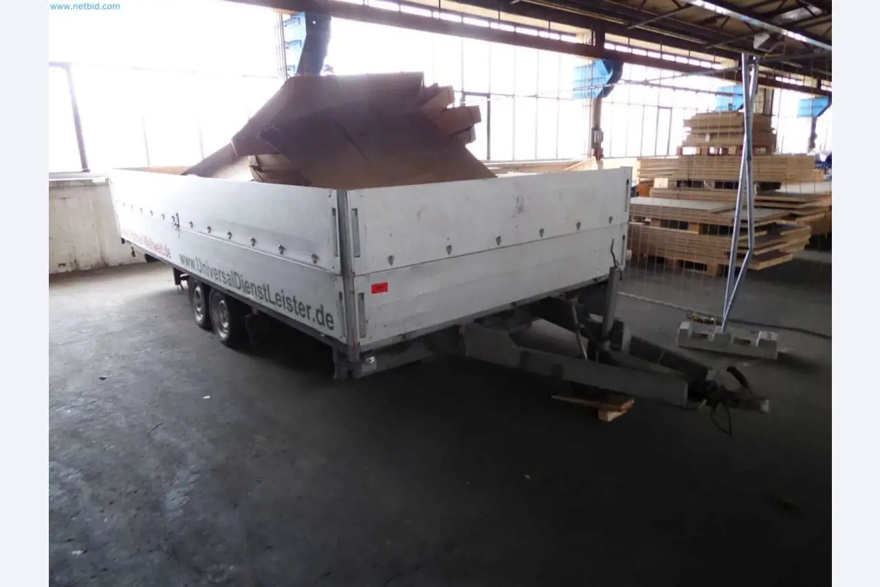 Lagerauflösung eines Dienstleistungsbetriebes, Fahrzeuge, Lagereinrichtung-2