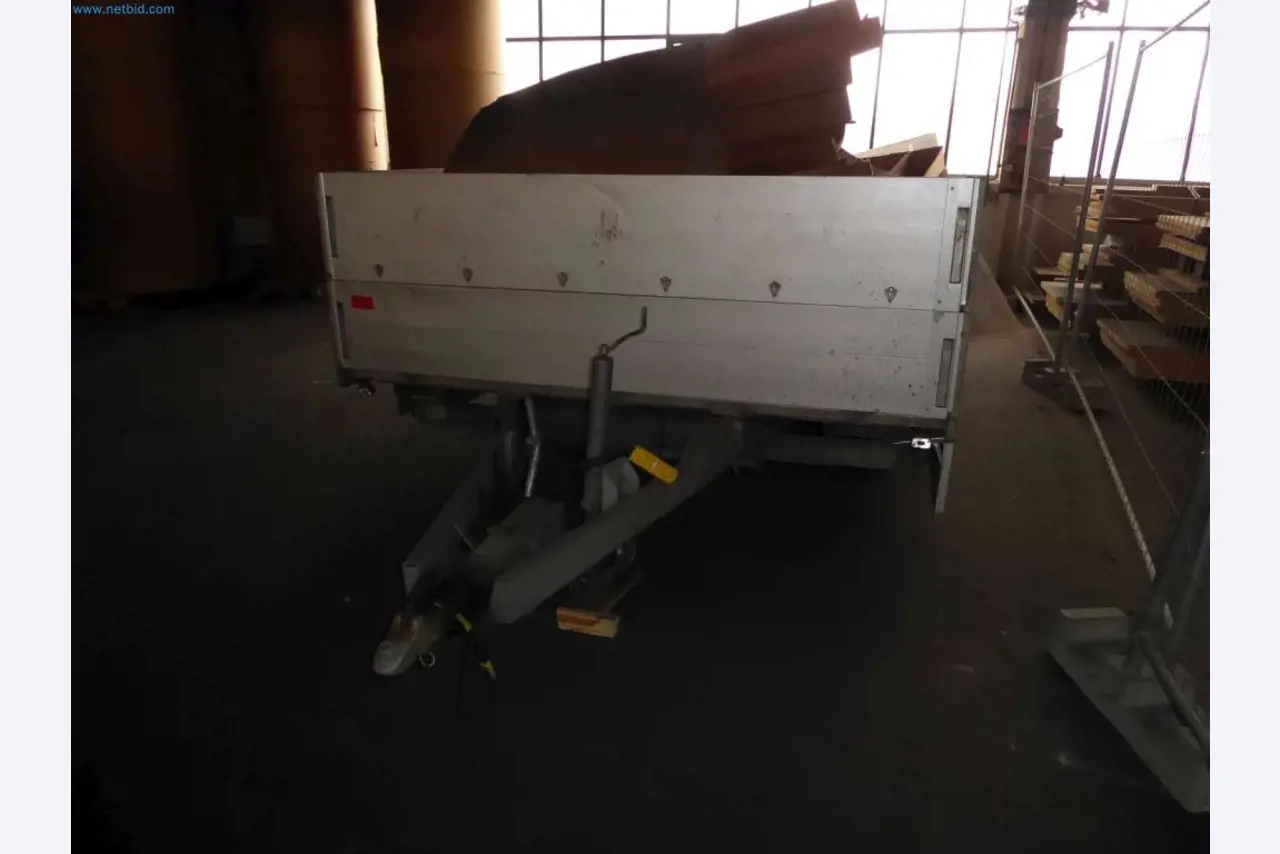 Lagerauflösung eines Dienstleistungsbetriebes, Fahrzeuge, Lagereinrichtung-3