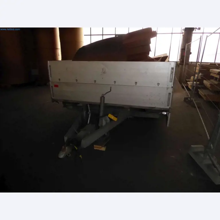 Lagerauflösung eines Dienstleistungsbetriebes, Fahrzeuge, Lagereinrichtung-3