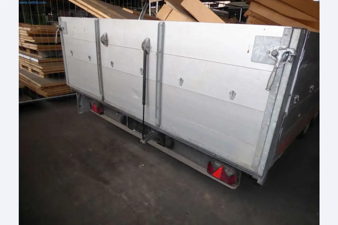 Lagerauflösung eines Dienstleistungsbetriebes, Fahrzeuge, Lagereinrichtung-7