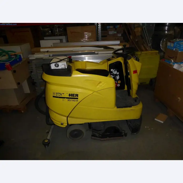 Liquidación de almacén de una empresa de servicios, vehículos, equipos de almacén-3