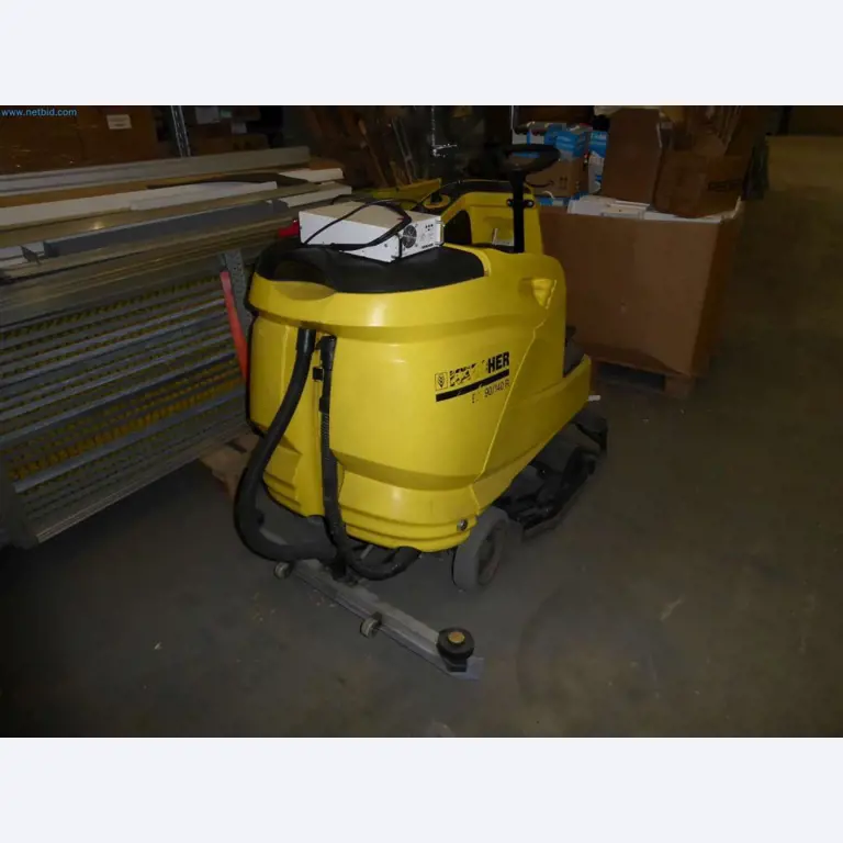 Liquidación de almacén de una empresa de servicios, vehículos, equipos de almacén-4