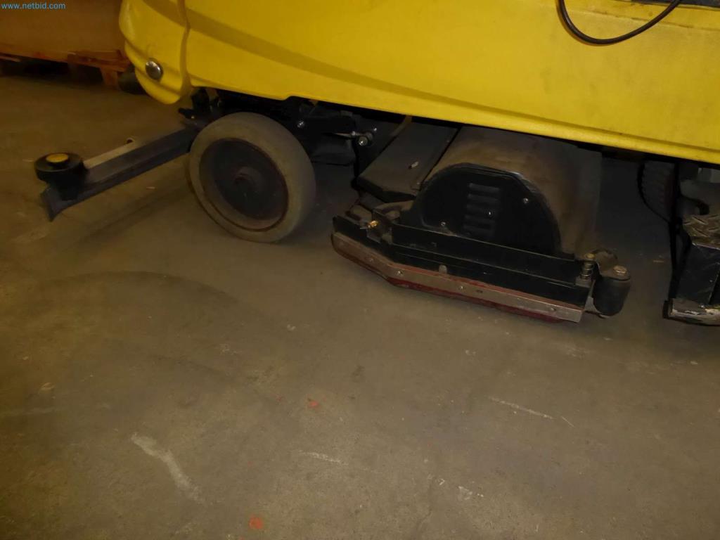 Liquidación de almacén de una empresa de servicios, vehículos, equipos de almacén-9