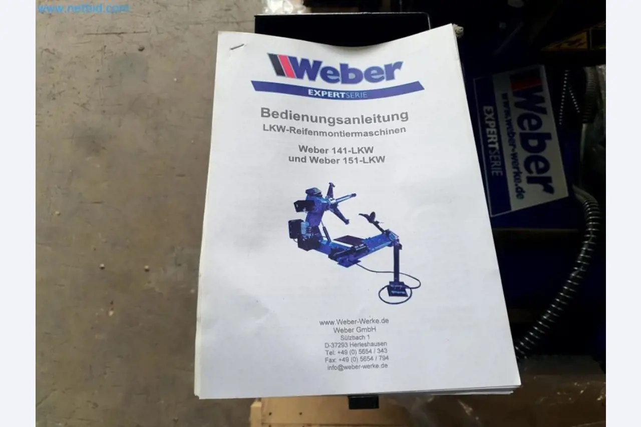 Magazijnliquidatie van een dienstverlenend bedrijf, voertuigen, magazijnuitrusting-11