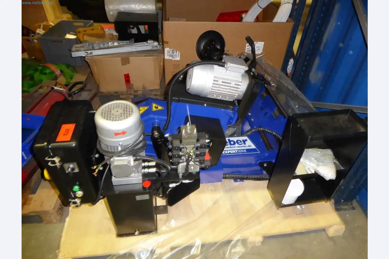 Magazijnliquidatie van een dienstverlenend bedrijf, voertuigen, magazijnuitrusting-4