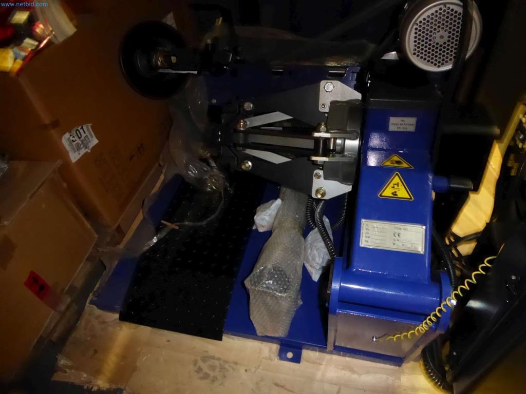 Liquidación de almacén de una empresa de servicios, vehículos, equipos de almacén-5