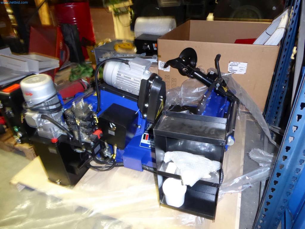 Liquidación de almacén de una empresa de servicios, vehículos, equipos de almacén-7