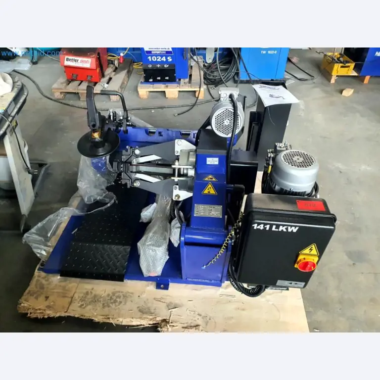 Magazijnliquidatie van een dienstverlenend bedrijf, voertuigen, magazijnuitrusting-1