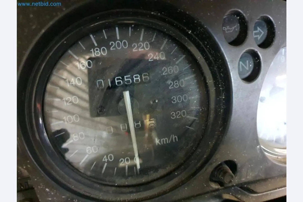 Magazijnliquidatie van een dienstverlenend bedrijf, voertuigen, magazijnuitrusting-11