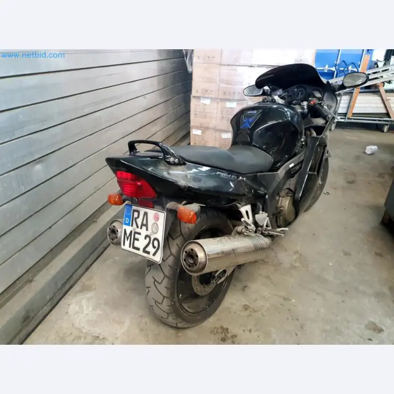 Magazijnliquidatie van een dienstverlenend bedrijf, voertuigen, magazijnuitrusting-12