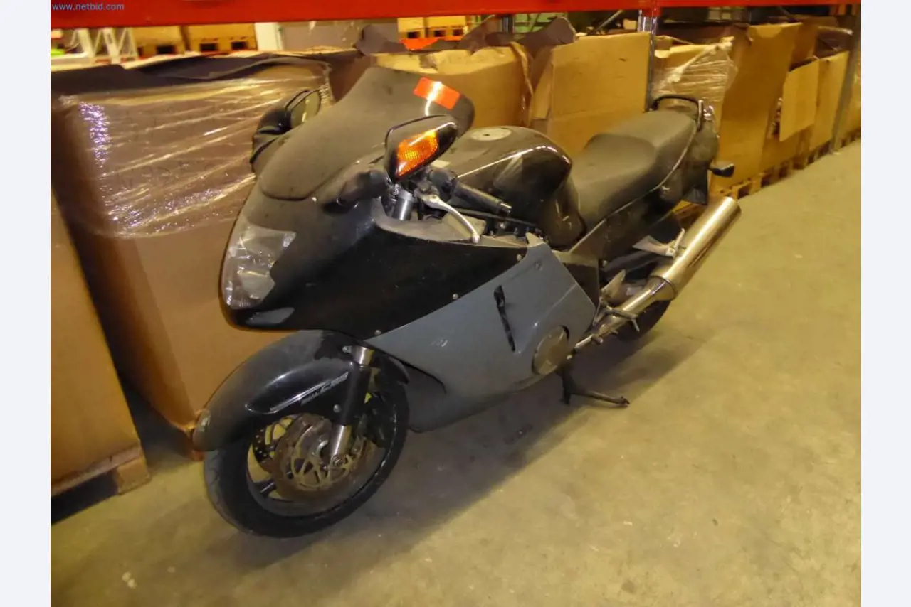 Magazijnliquidatie van een dienstverlenend bedrijf, voertuigen, magazijnuitrusting-2